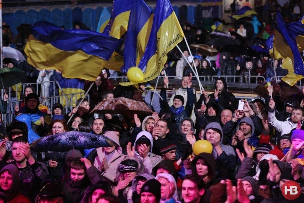 Днепропетровск новости. Днепропетровск украина сейчас. Украина днепропетровск новости. Местные жители днепропетровска. Патриоты украины на площади.